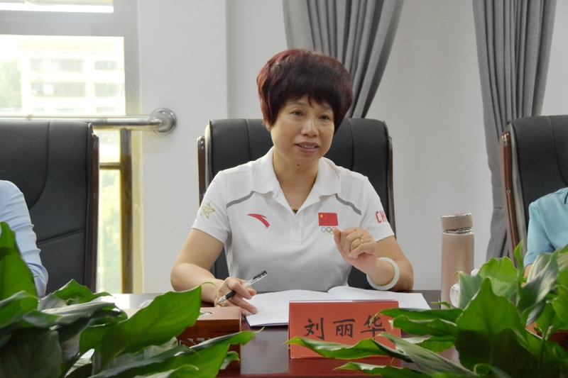 刘丽华到市工商联调研时指出: 工商联服务非公经济作用独特,未来大有